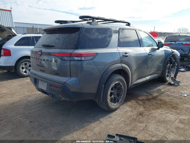 Nissan Pathfinder Rock Creek 4wd