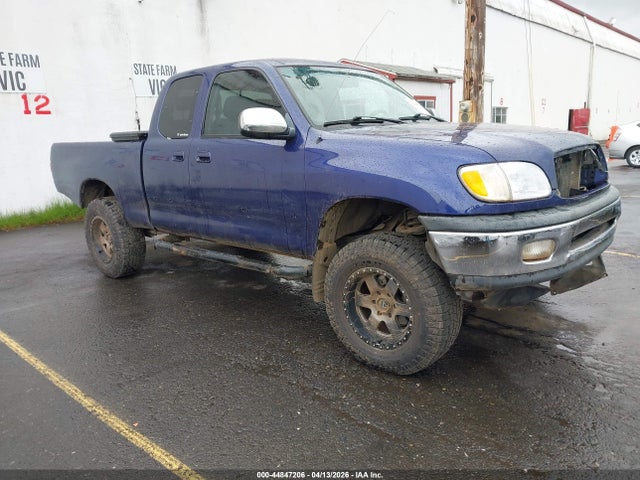 Salvage Toyota Tundra Image