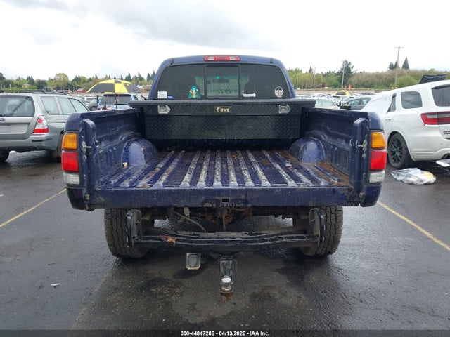 Toyota Tundra Sr5 V8