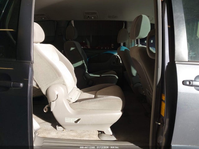 Toyota Sienna Le