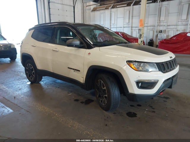 Salvage Jeep Compass Image