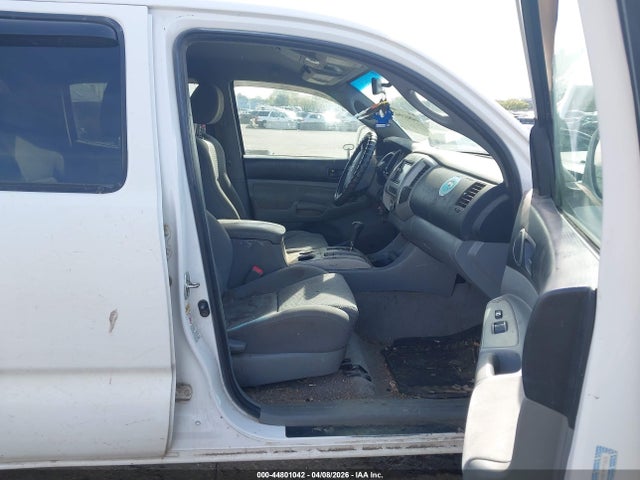Toyota Tacoma Base V6