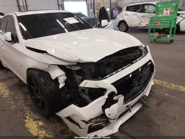 INFINITI Q50 Sport