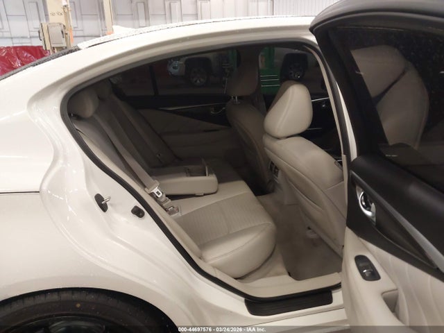 INFINITI Q50 Sport