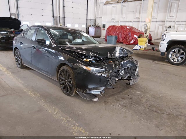 Salvage Mazda Mazda3 Image