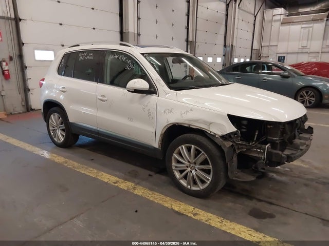 Salvage Volkswagen Tiguan Image