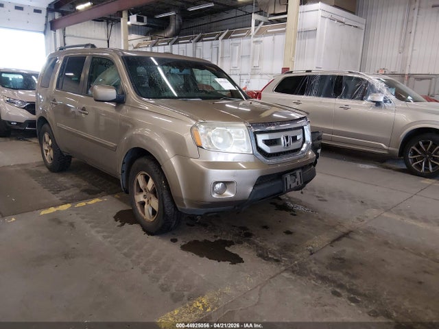 Salvage Honda Pilot Image