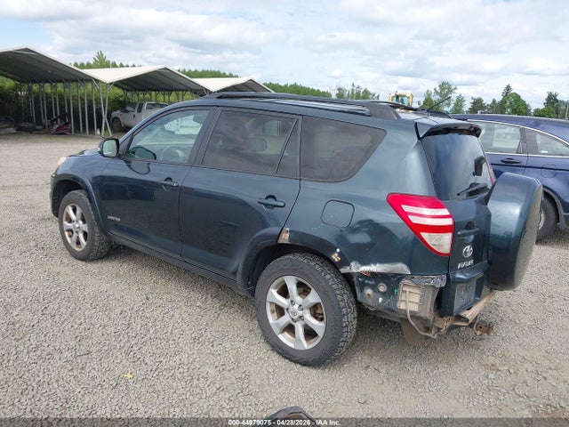 Toyota RAV4 Limited V6