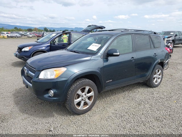 Toyota RAV4 Limited V6