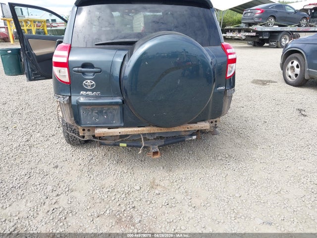 Toyota RAV4 Limited V6