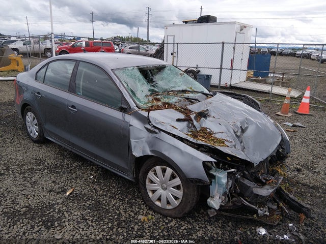 Salvage Volkswagen Jetta Image