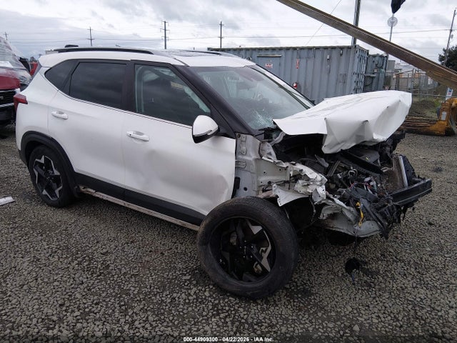 Salvage Kia Seltos Image
