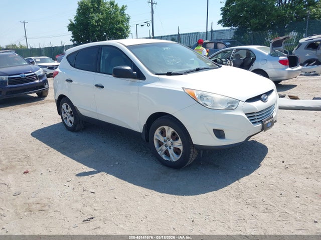 Salvage Hyundai TUCSON Image
