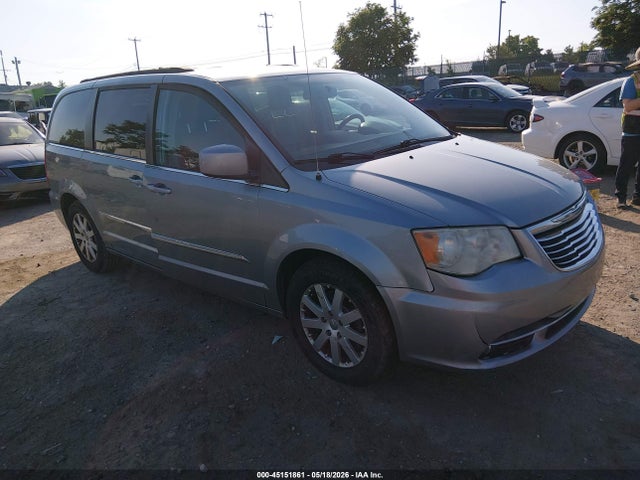 Salvage Chrysler Town & Country Image