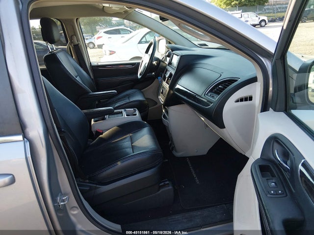 Chrysler Town & Country Touring