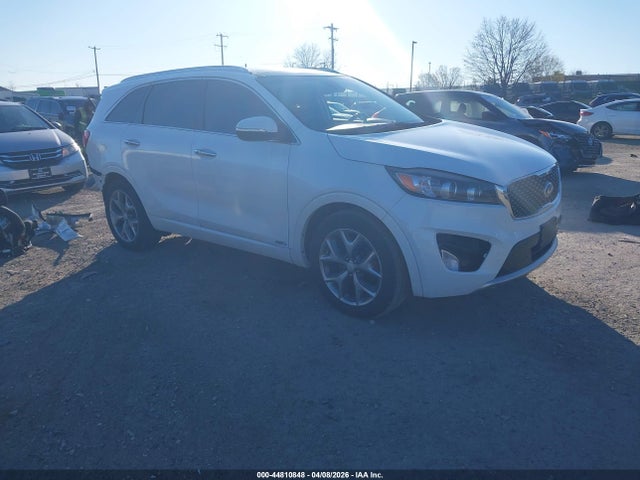 Salvage Kia Sorento Image