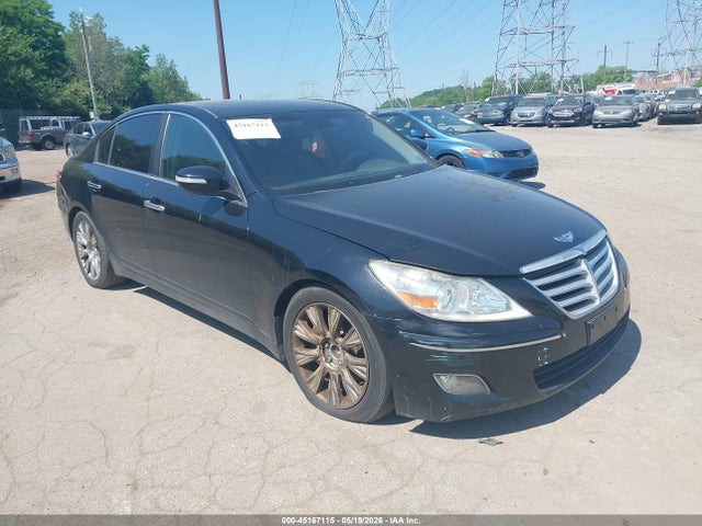 Salvage Hyundai Genesis Image