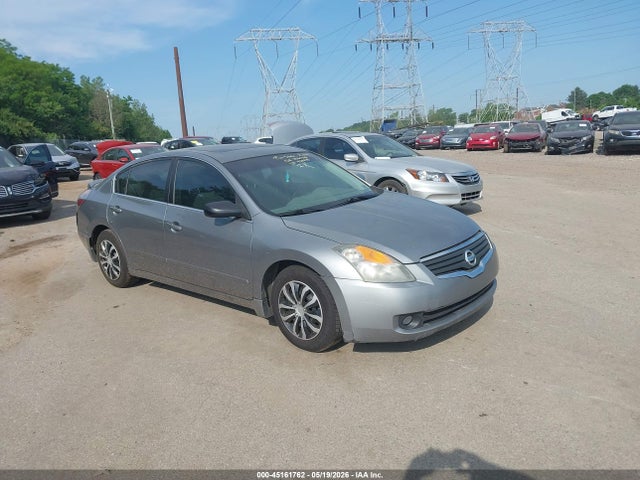 Salvage Nissan Altima Image