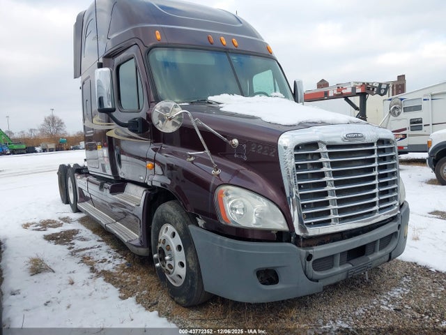 Salvage Freightliner Cascadia 125 Image