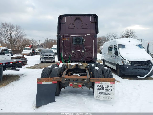 Freightliner Cascadia 125