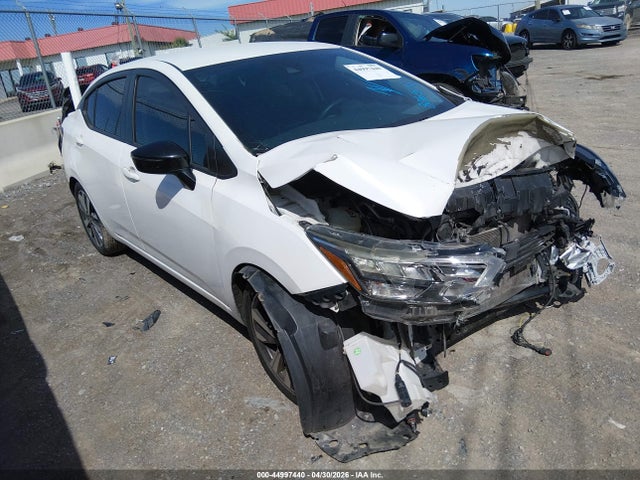 Salvage Nissan Versa Image