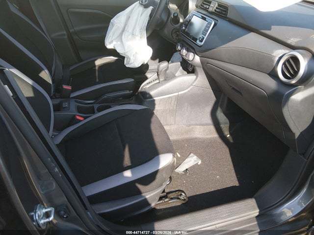 Nissan Versa 1.6 S