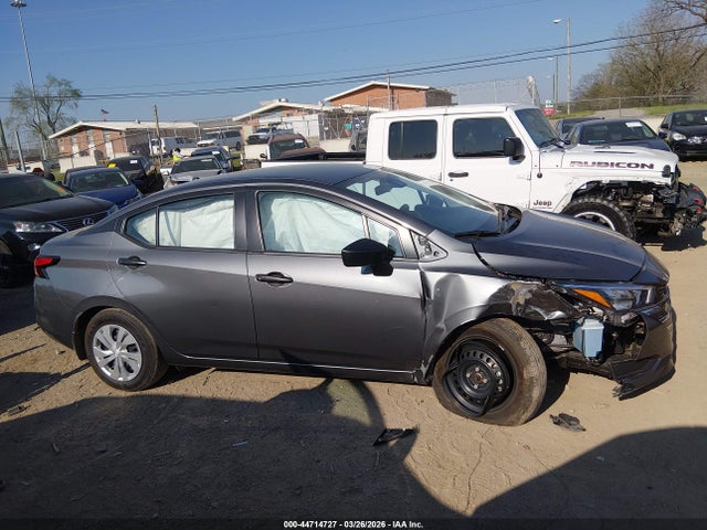 Nissan Versa 1.6 S