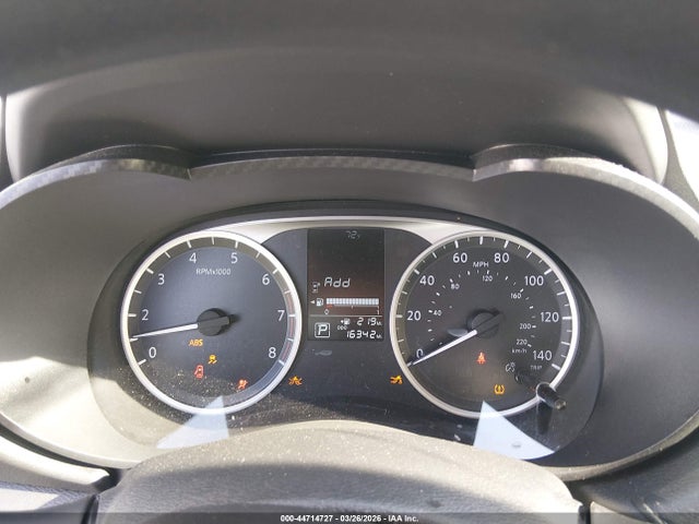 Nissan Versa 1.6 S