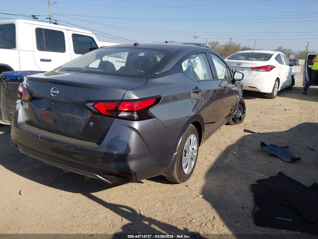 Nissan Versa 1.6 S
