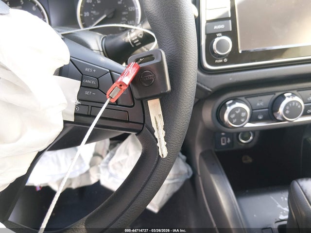 Nissan Versa 1.6 S