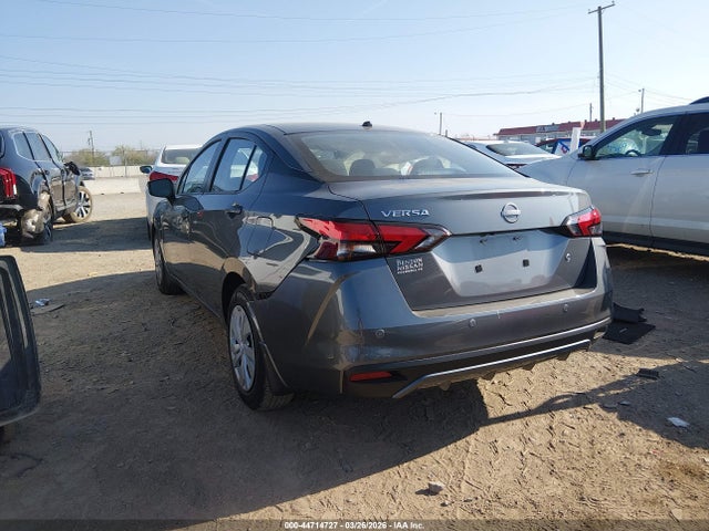 Nissan Versa 1.6 S