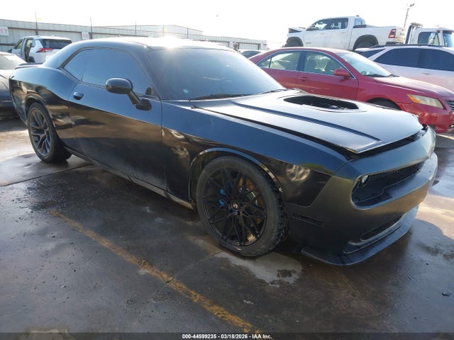 Salvage Dodge Challenger Image