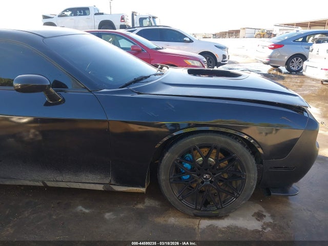 Dodge Challenger 392 Hemi Scat Pack Shaker