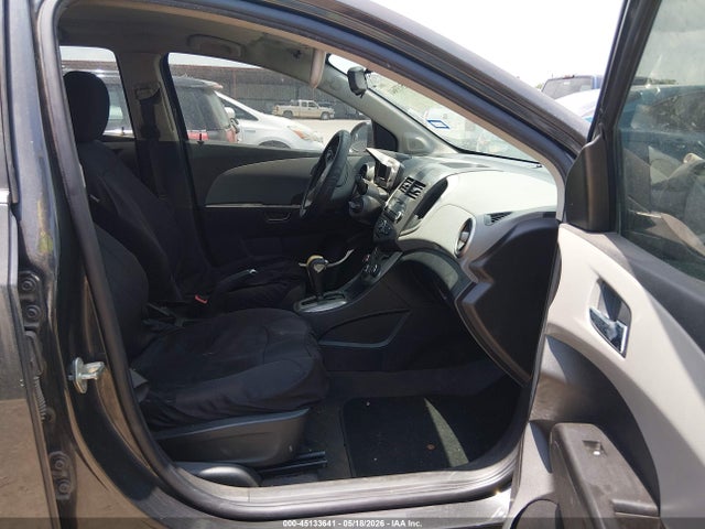 Chevrolet Sonic Lt Auto