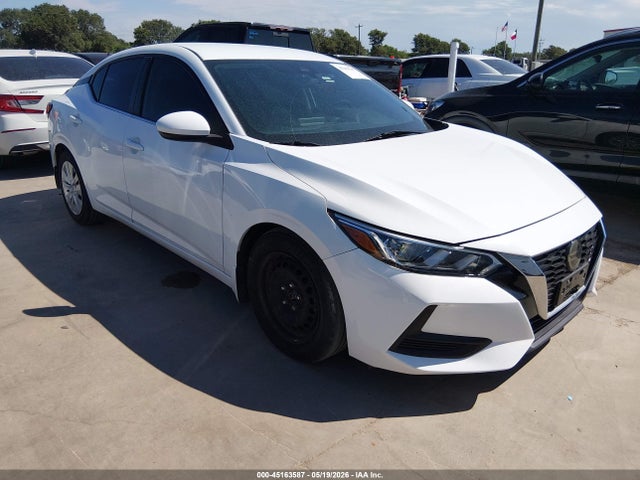 Salvage Nissan Sentra Image