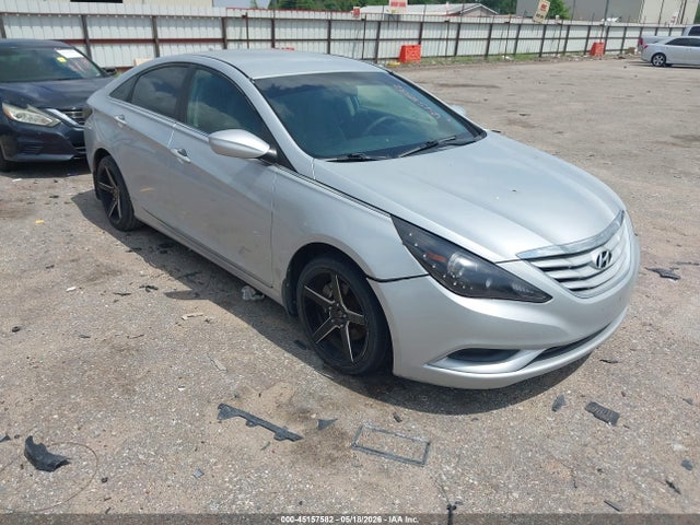 Salvage Hyundai SONATA Image