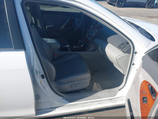 Toyota Camry Xle V6