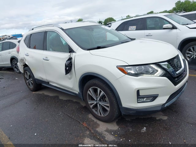Salvage Nissan Rogue Image