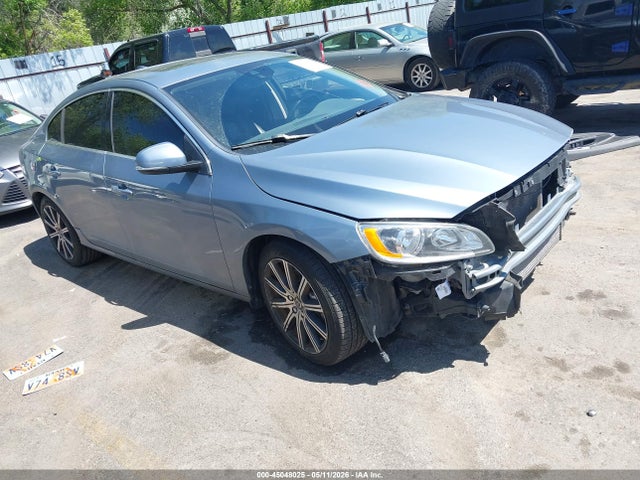 Salvage Volvo S60 Inscription Image