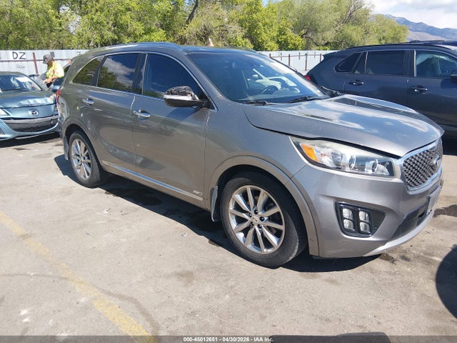 Salvage Kia Sorento Image