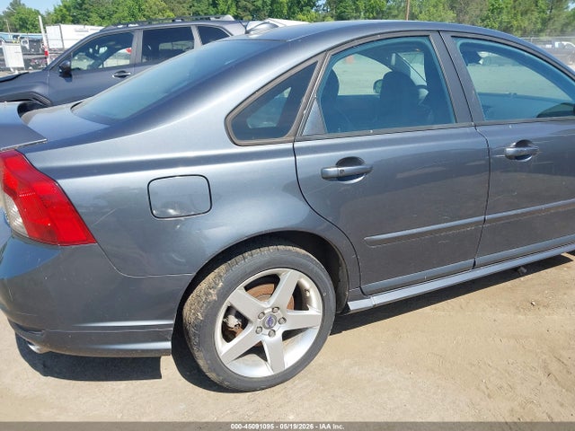 Volvo S40 T5 R-design