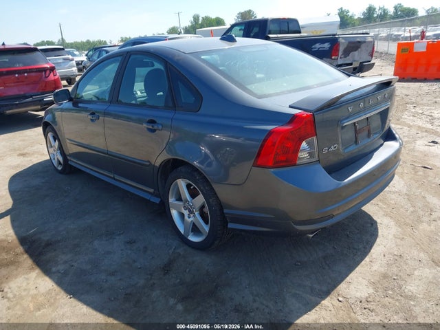 Volvo S40 T5 R-design