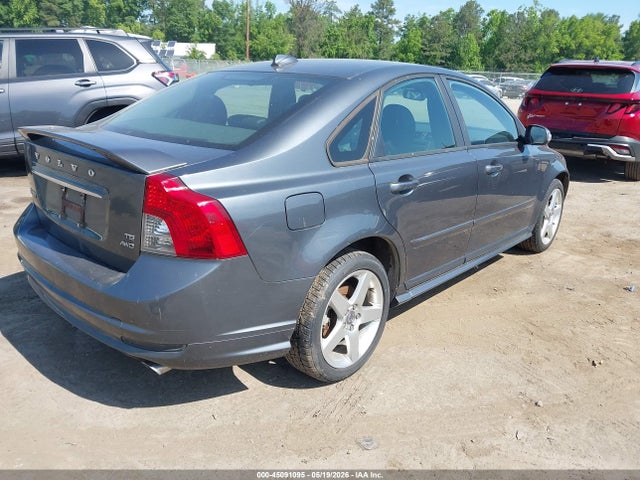 Volvo S40 T5 R-design