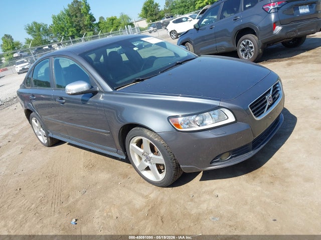 Salvage Volvo S40 Image