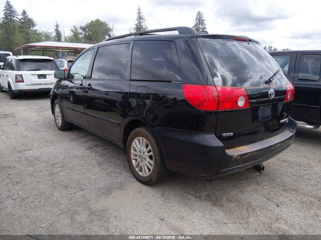 Toyota Sienna Le