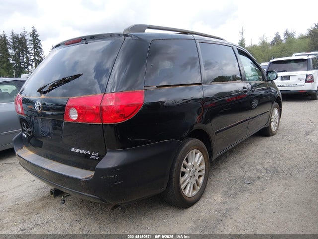 Toyota Sienna Le
