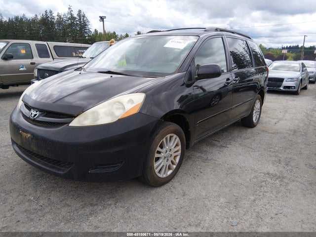Toyota Sienna Le