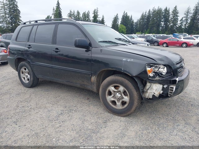 Salvage Toyota Highlander Image