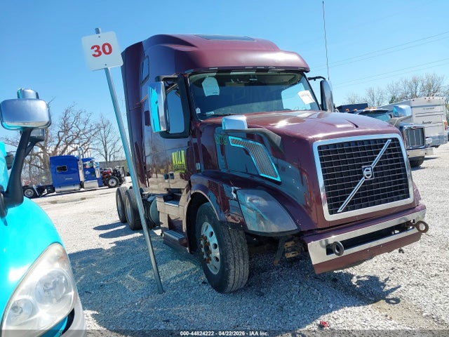 Salvage Volvo Vnl Image