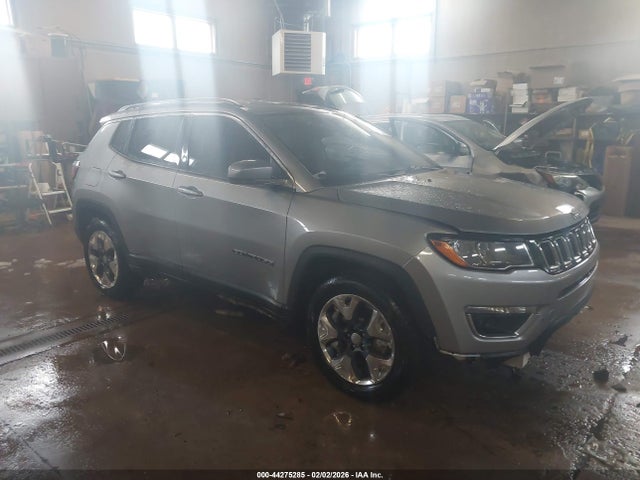 Salvage Jeep Compass Image
